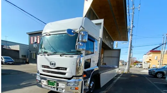 箱車(ウイング車)